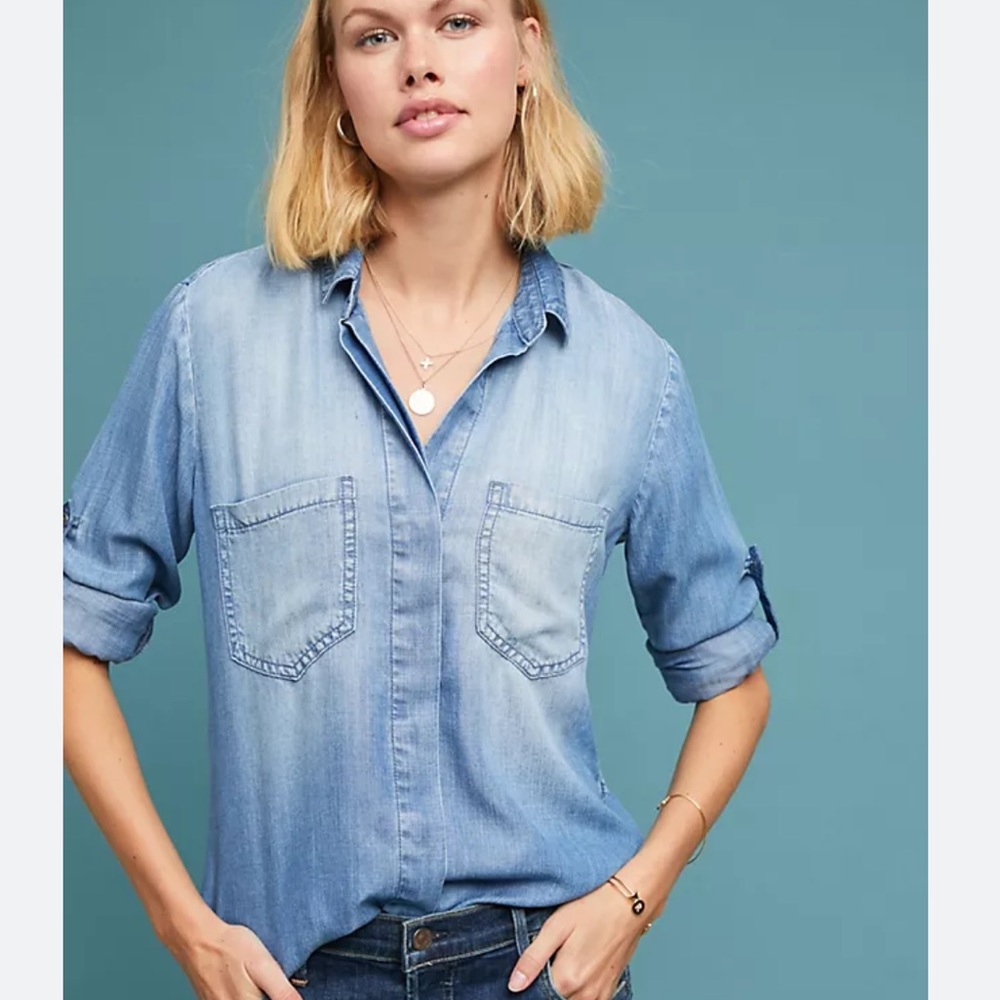 Cloth & Stone Split Back Chambray Button Down